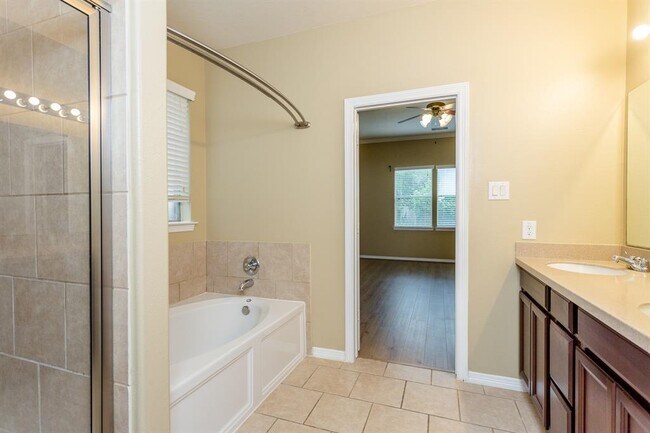 Building Photo - 4035 Merry Meadow Ct