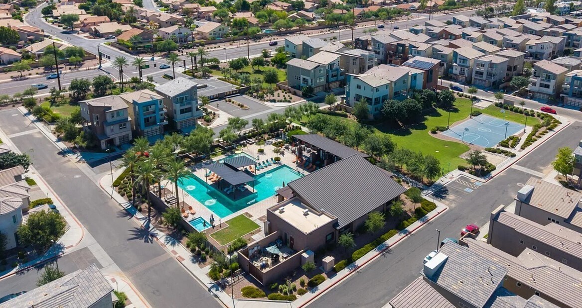 Building Photo - 7031 W Knox Rd