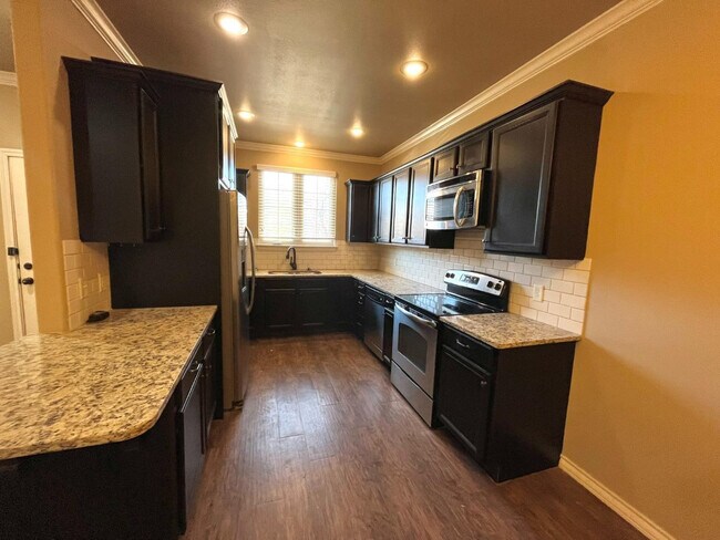 Building Photo - 4419 106th St