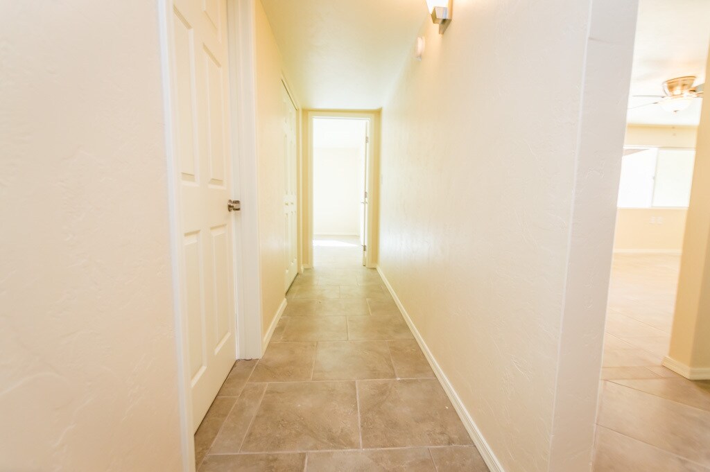 Hallway - 1448 E Carmelita Dr