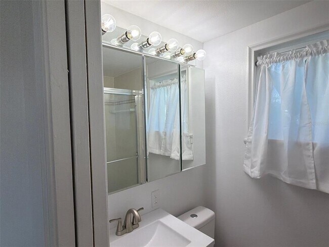 Building Photo - 561 Tarawitt Dr
