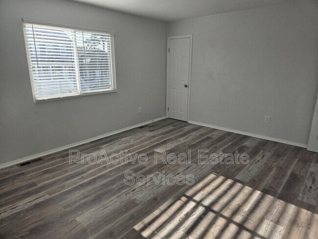 Building Photo - 9523 18th Bay St