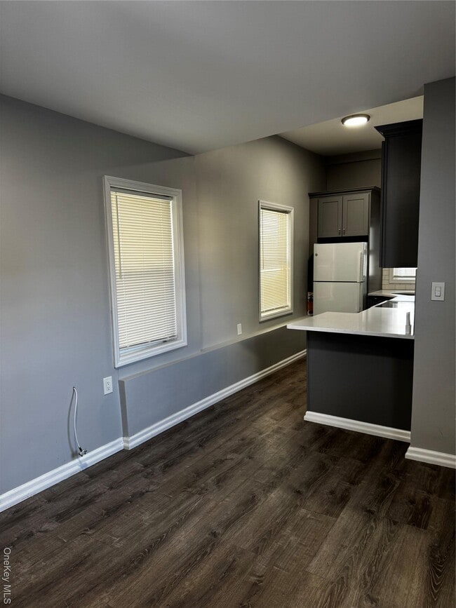 Building Photo - 23 Collegeview Ave