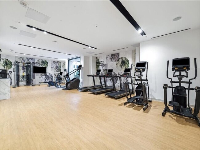 Building Photo - 1701 Hermann Dr