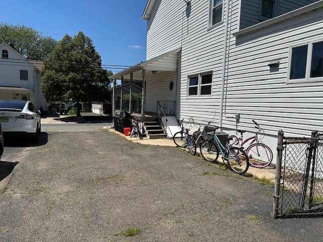 Building Photo - 38 Kuhlthau Ave