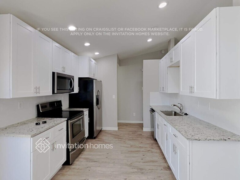 Building Photo - 223 N 49th Ave