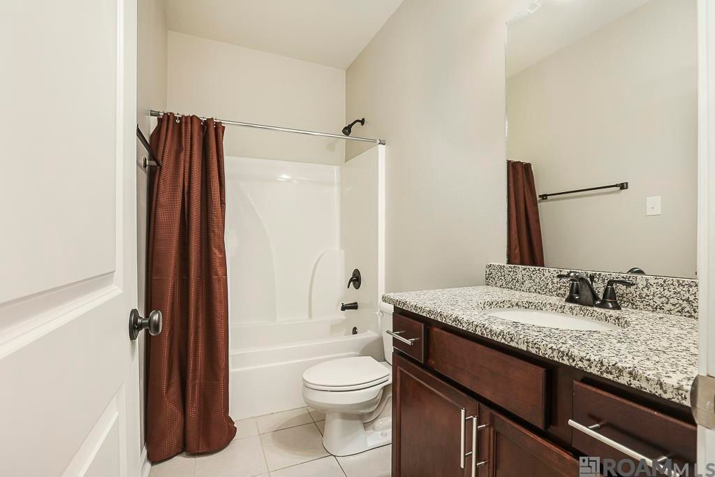 Building Photo - 18317 Sunset Park Dr