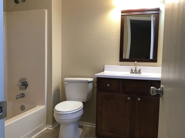 Building Photo - 7352 Woodside Dr