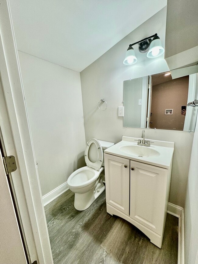 Building Photo - 6011 Master St