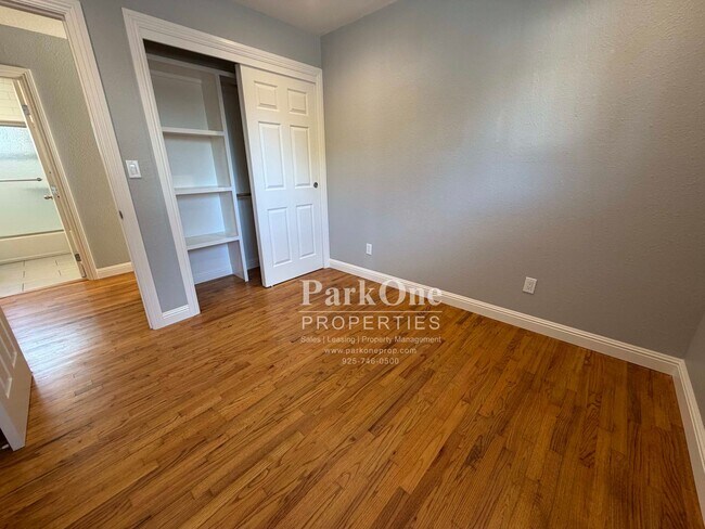 Building Photo - 5098 Black Oak Rd