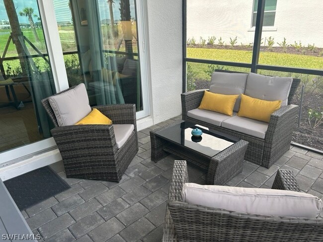 Building Photo - 15375 Grn Acrs Ave