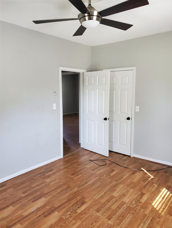 Building Photo - 529 Katonah Ave