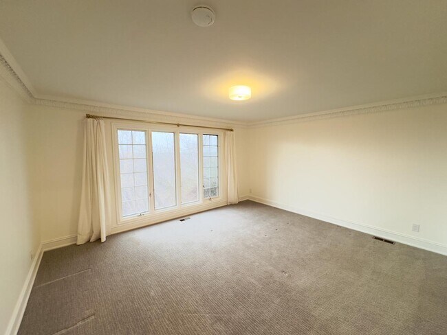 Building Photo - 3207 Apache Ln