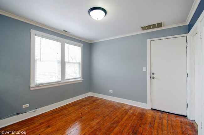 Building Photo - 3707 W McLean Ave