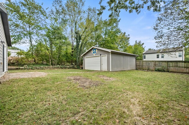 Building Photo - Bright & Cozy 3-Bedroom, 2-Bathroom Home with Fenced Yard!