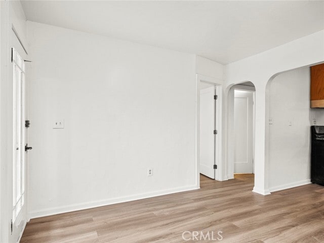 Building Photo - 689 N Gordon St