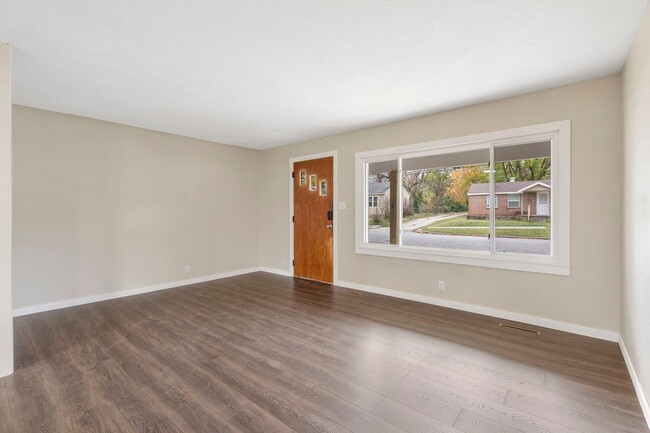 Building Photo - Fully Remodeled 3 bedroom | 1 bathroom | 1...