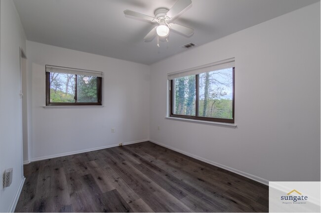 Building Photo - 613 Oakland Hills Ct