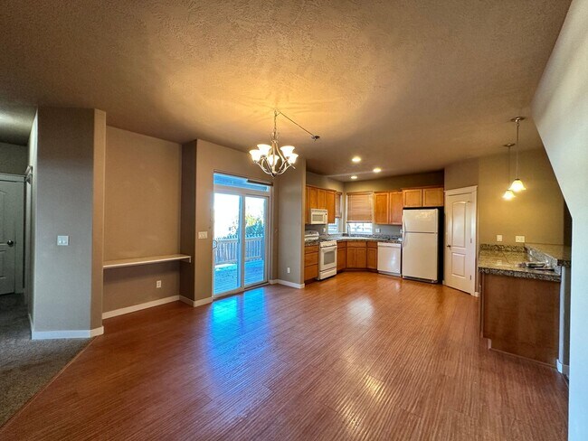Building Photo - SPACIOUS SINGLE FAMILY HOME LOCATED IN SW REDMOND!