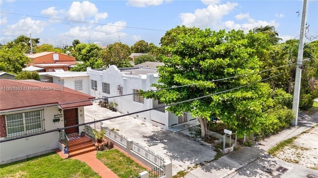 Building Photo - 2262 NW 5th St