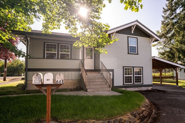 Building Photo - 3-bedroom 2 bath House $2,495