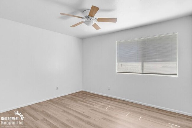Building Photo - Cozy 2Bdm 1Ba Townhome in Great Location