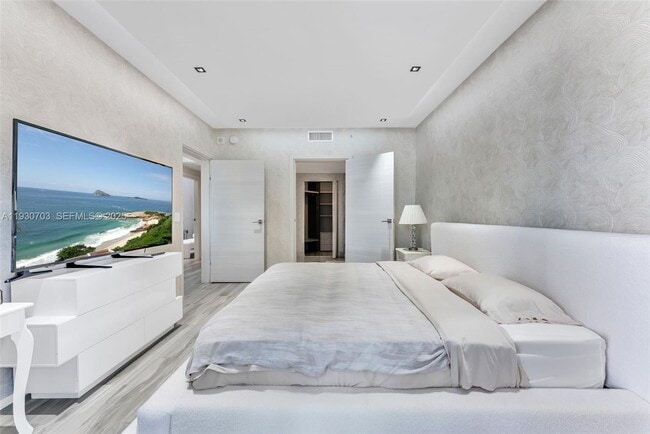 Building Photo - 801 S Miami Ave