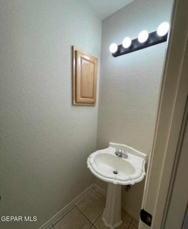 Building Photo - 206 Vic Clark Ct