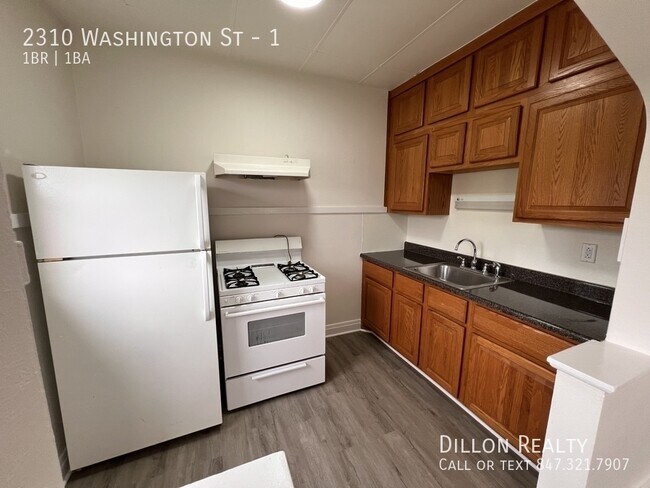 Building Photo - 2310 Washington St