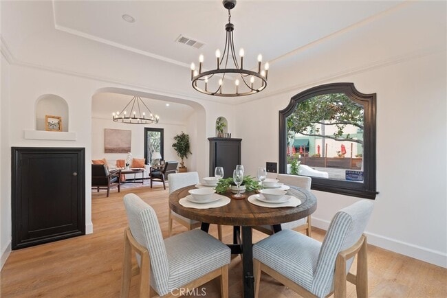 Building Photo - 230 Orizaba Ave