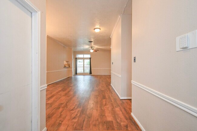 Building Photo - 16302 Ash Point Ln