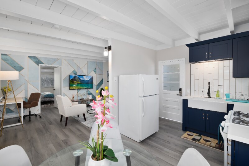 Building Photo - 281 E Pleasant St