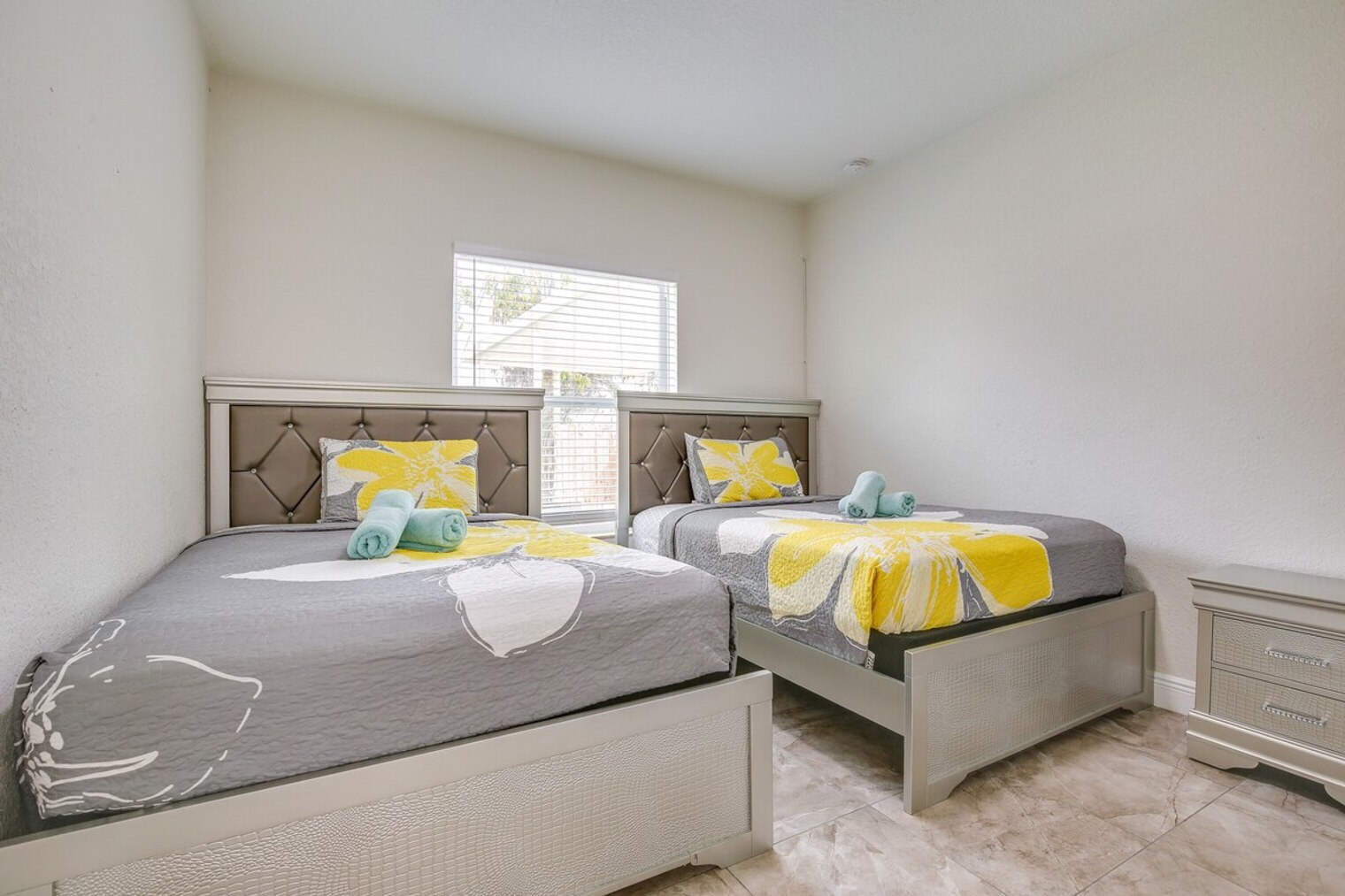 Building Photo - 2601 NW 15th Ct