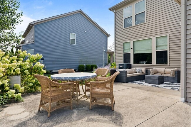 Building Photo - 6185 Dietz Dr