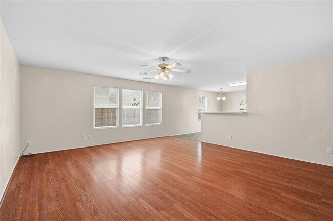 Building Photo - 700 Riverway Ln