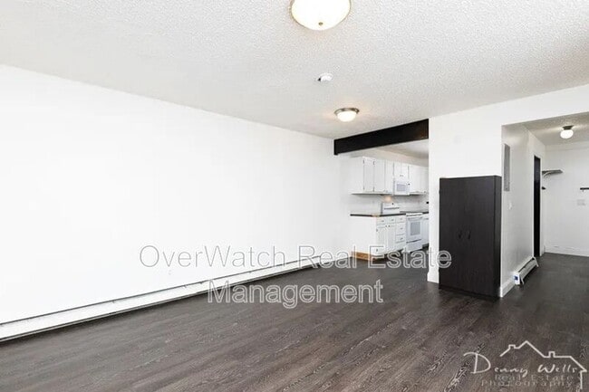 Building Photo - 627 N Klevin St