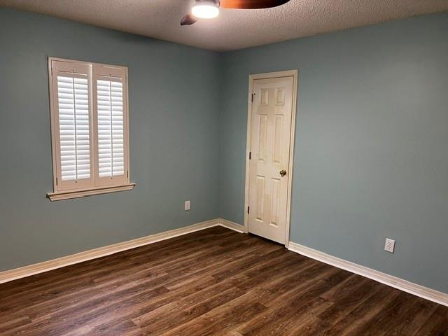 Building Photo - 7470 Mallard Dr