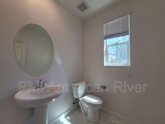 Building Photo - 3805 Amelia Rose Way
