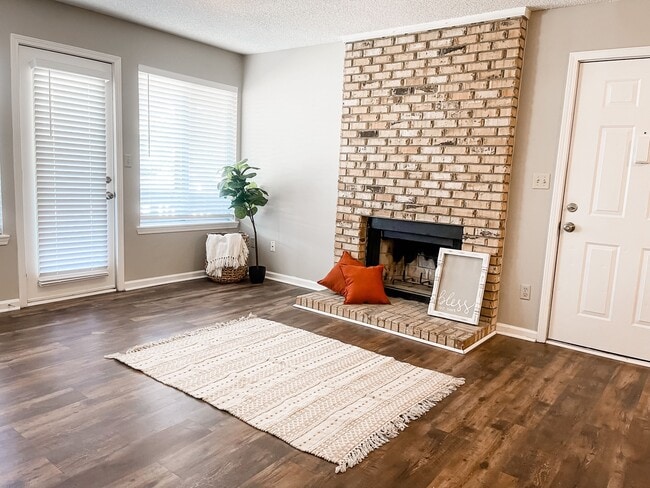 Building Photo - The Willows