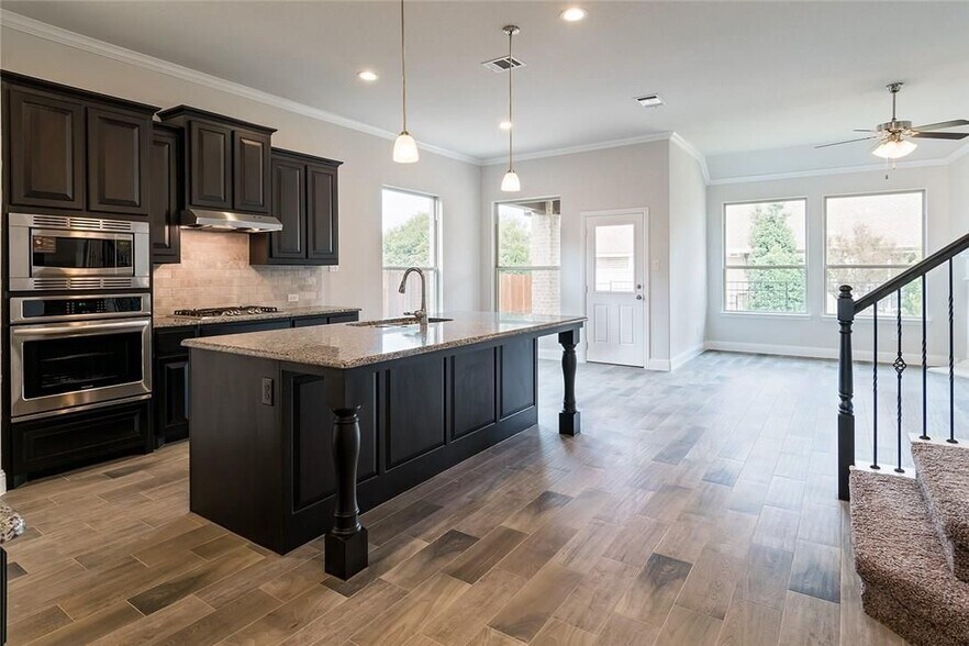 Building Photo - 4004 Knollbrook Ln