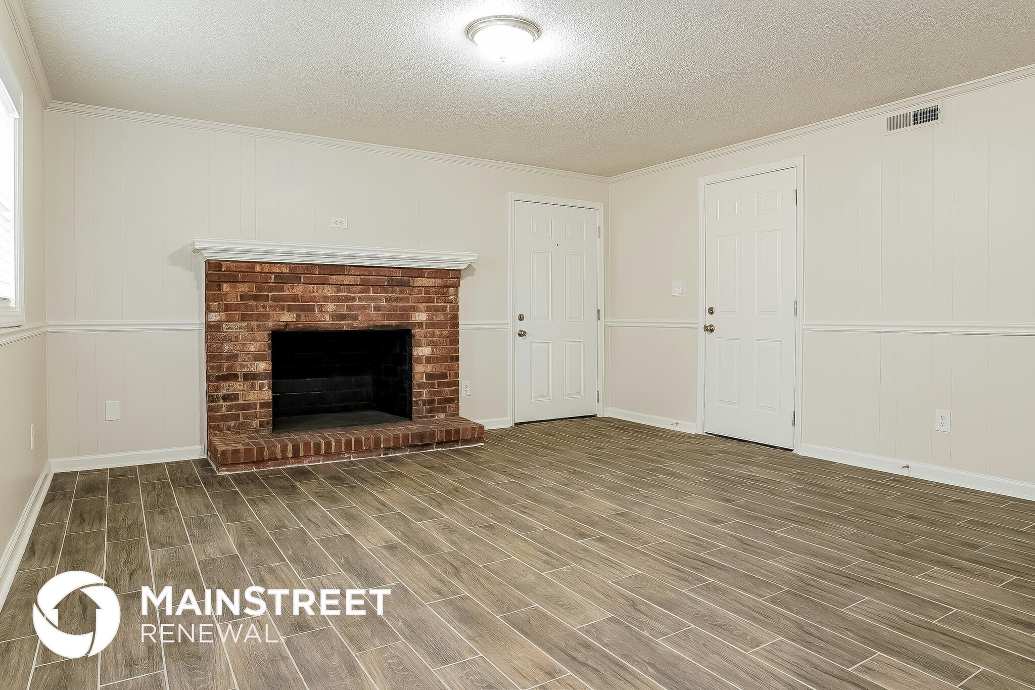 Building Photo - 160 Oak Forest Dr