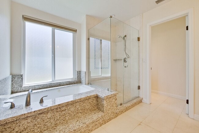 Building Photo - Elegant home with top Fremont Schools