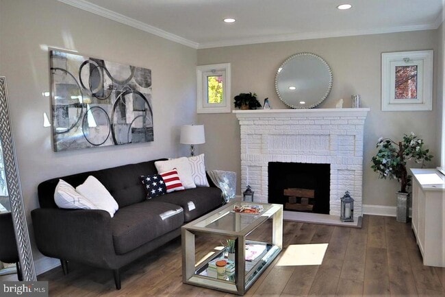 Primary Photo - 1202 Parker Ave