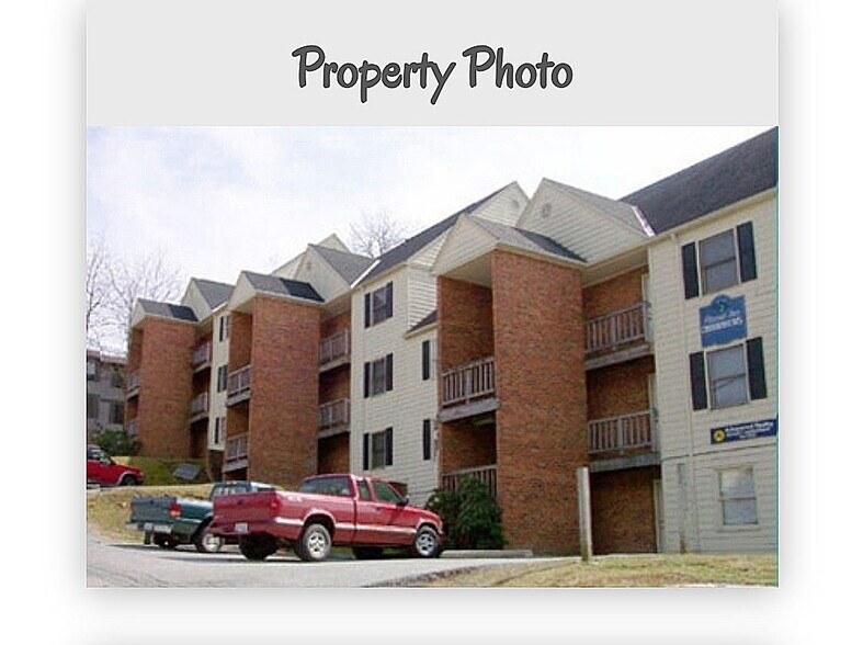 Building Photo - 236 Oak St