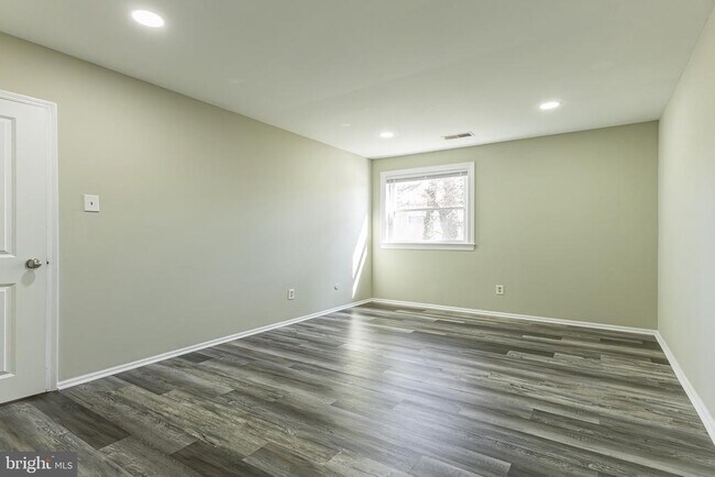 Building Photo - 9463 Ashton Rd