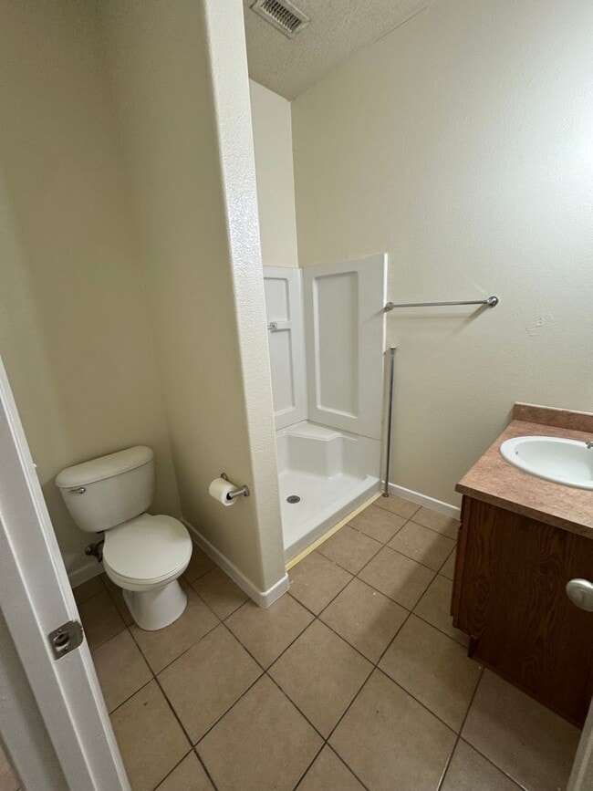 Building Photo - Spacious 2-Story Home with 3-Car Garage in...