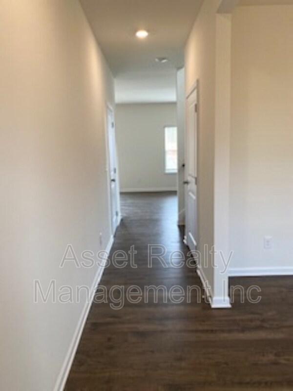 Building Photo - 12134 Evergreen Dr NE
