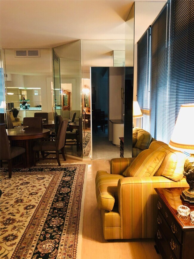 Building Photo - 5110 San Felipe St