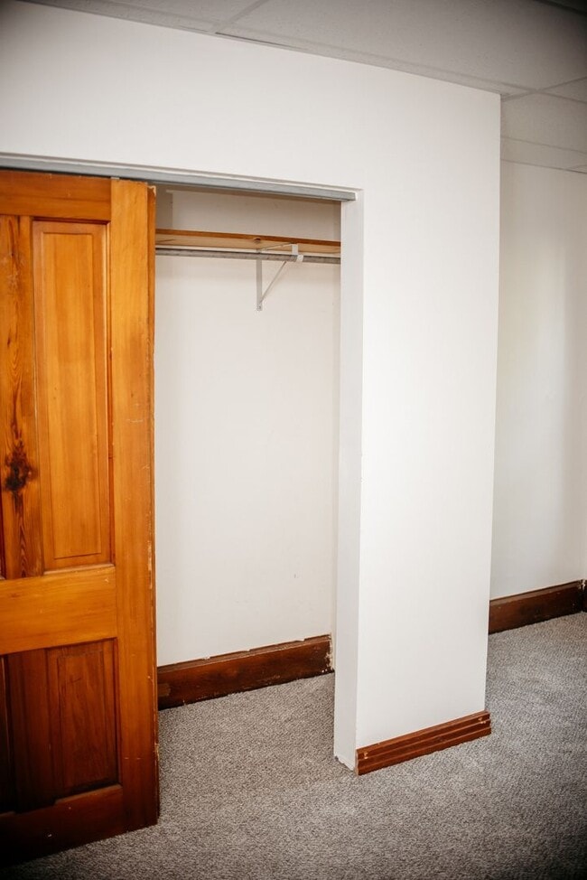 Building Photo - 352 S Catherine St