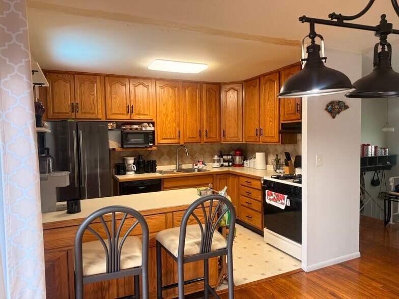 Building Photo - 2509 Alton Dr